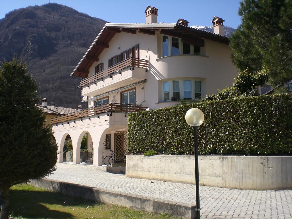 B&B Cav Rondinella Chiavenna Habitación foto